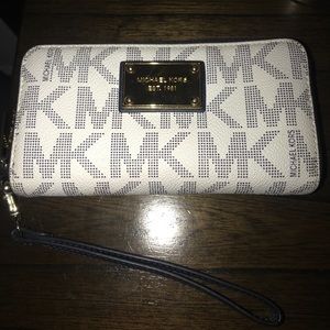Micheal kors wallet